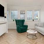 Moniuszki One-bedroom By Renters Apartman *