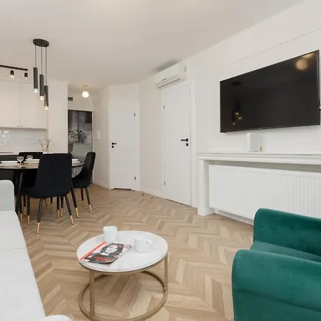 Moniuszki One-bedroom By Renters Varsovia