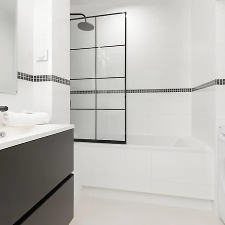 Moniuszki One-bedroom By Renters